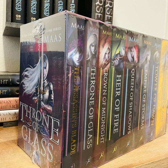 OOP / OG Throne of Glass Series / Box Set ( HARDCOVER ) by Sarah J. Maas - Picture 3 of 6